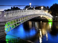 Famous-HaPenny-Bridge-Dublin-City