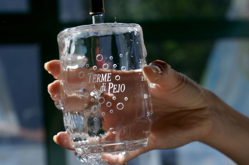 bicchiere-acqua_Terme-di-Pejo